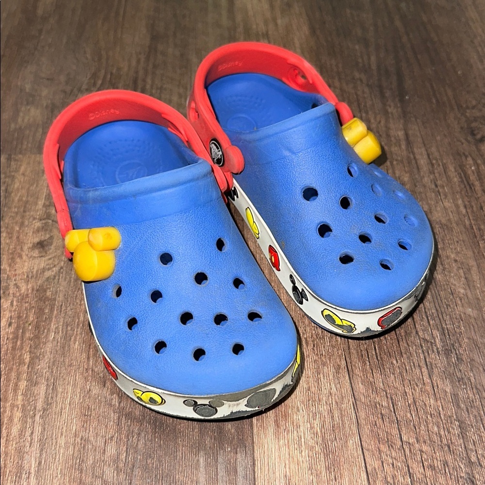 DISNEY‎ CROCS Mickey Mouse Light Up Crocband Kids Size Junior 8/9